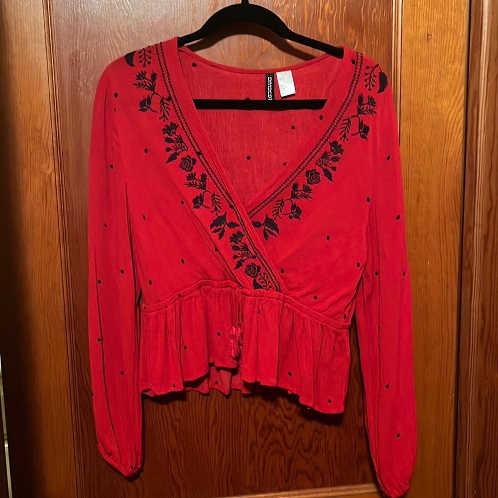 H&M Red Medium Cropped Long Sleeve